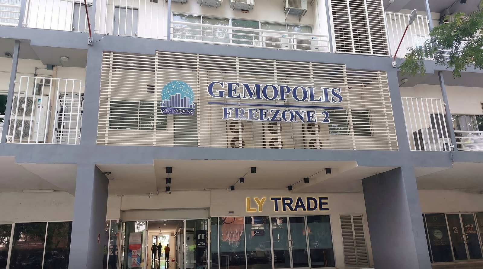 LY Trade - Wholesale Jewelry Export from Thailand to USA EU Worldwide